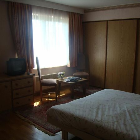 Hotel Restaurant N 4 Martelange Kültér fotó