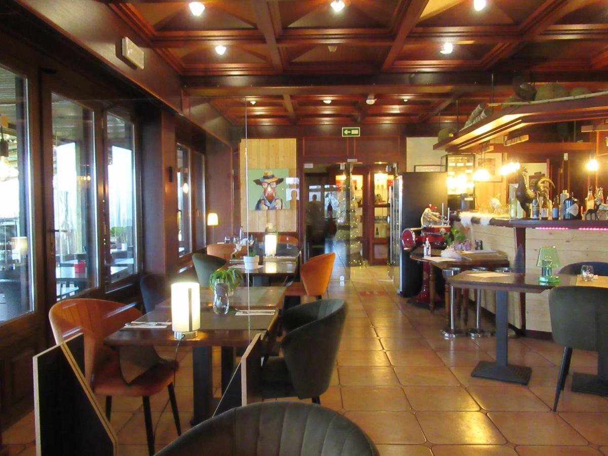 Hotel Restaurant N 4 Martelange Kültér fotó