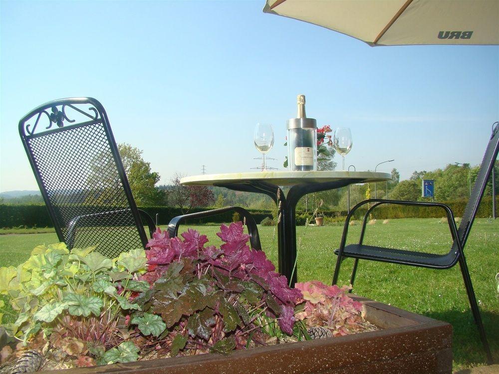 Hotel Restaurant N 4 Martelange Kültér fotó