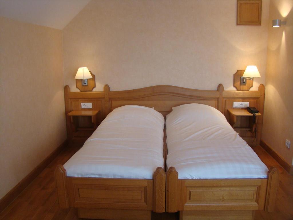 Hotel Restaurant N 4 Martelange Szoba fotó